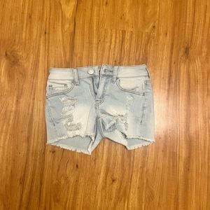 These are the cutest fair of shorts good for any occasion! There are NO stains.